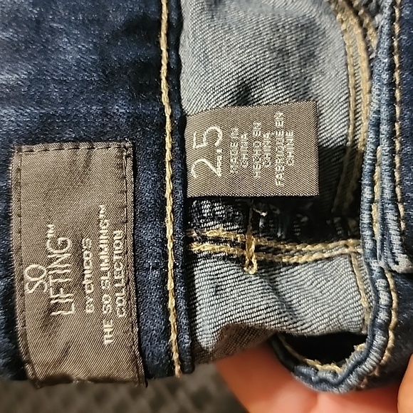 Chico's Cropped Jean - Picture 11 of 11